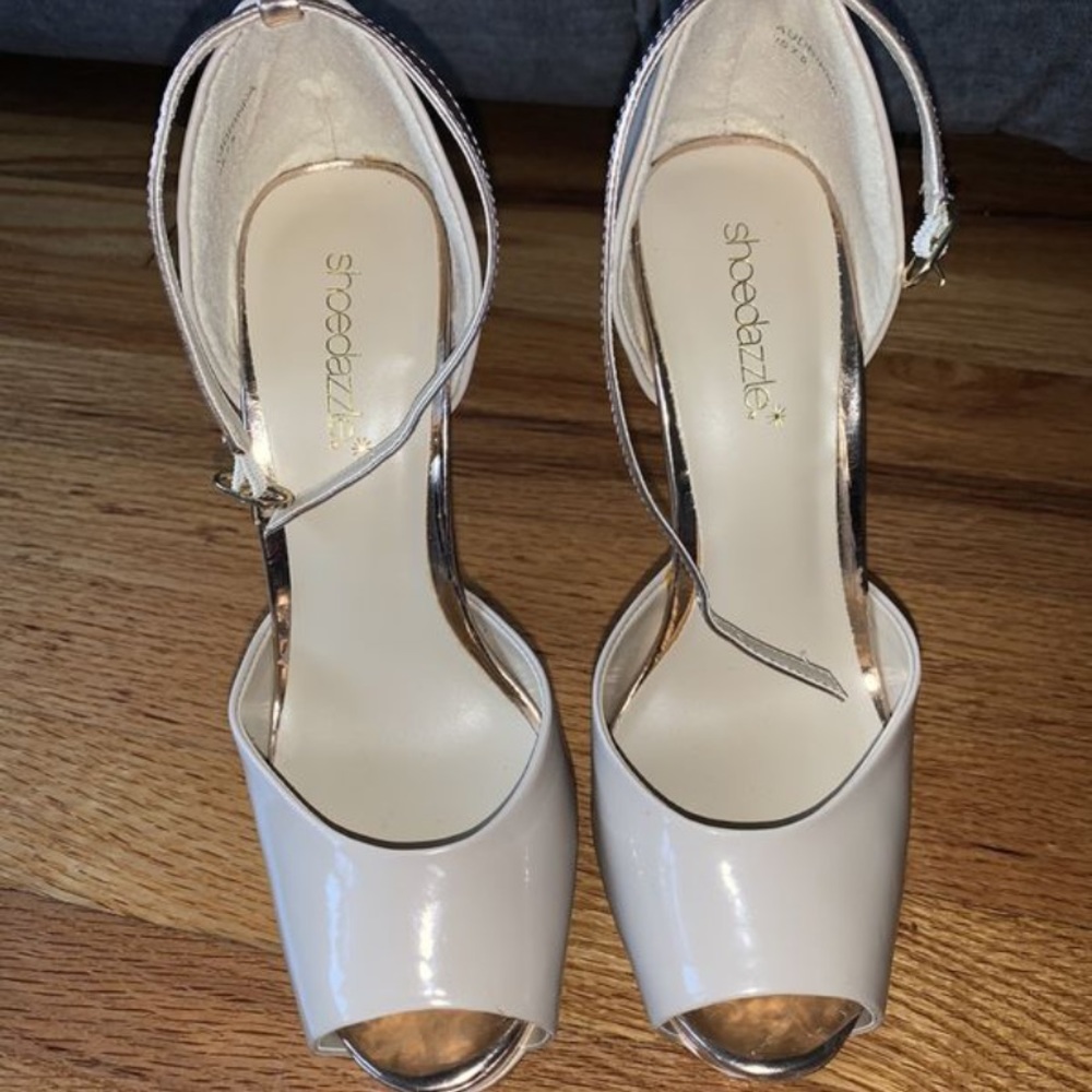 Nude & gold heels with ankle strap, size 7.5